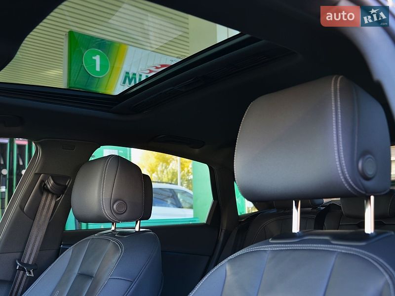 Седан Audi A4 2022 в Киеве