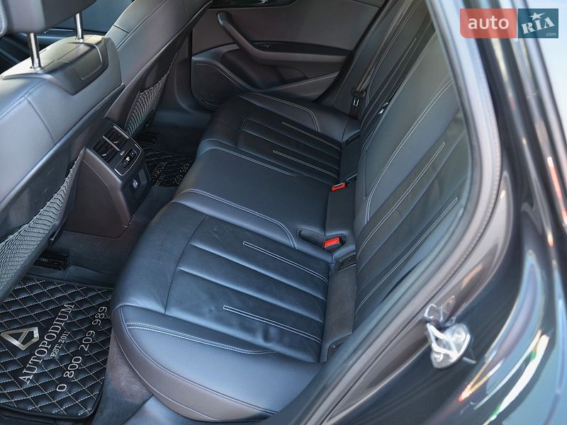Седан Audi A4 2022 в Киеве