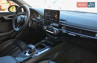 Седан Audi A4 2022 в Киеве