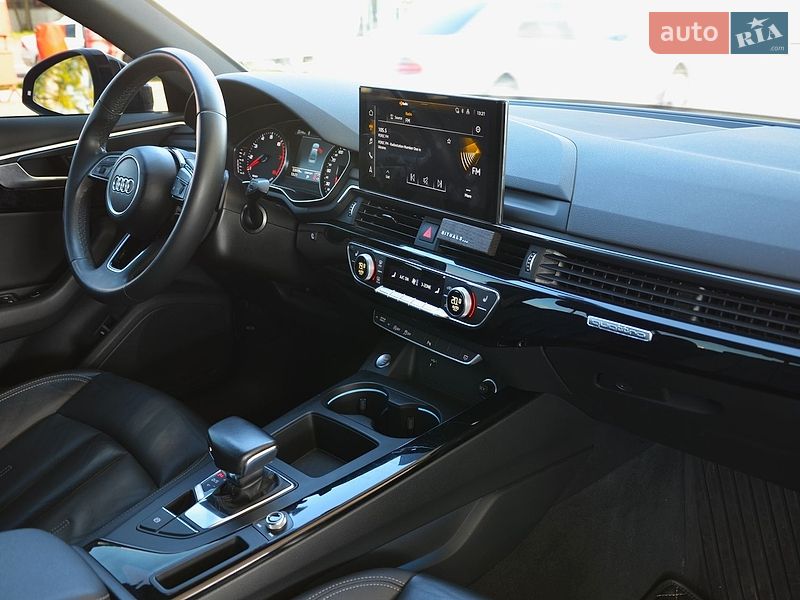 Седан Audi A4 2022 в Киеве