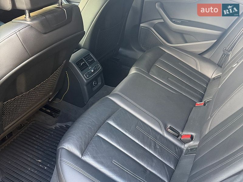 Седан Audi A4 2017 в Львове