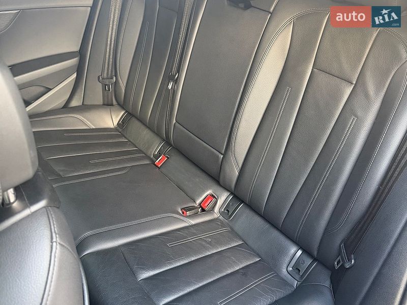 Седан Audi A4 2017 в Львове