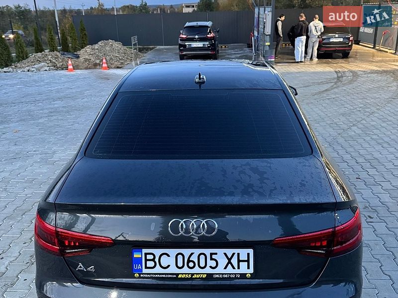 Седан Audi A4 2015 в Львове