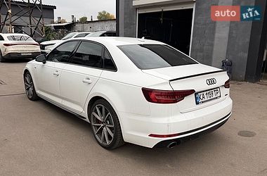 Седан Audi A4 2018 в Киеве