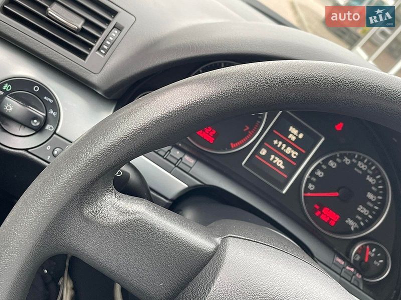Седан Audi A4 2005 в Чернігові