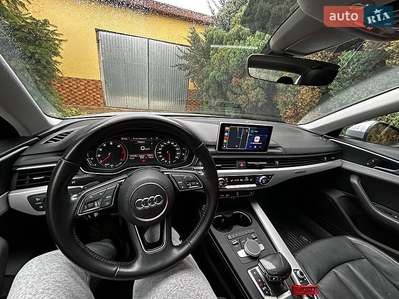 Седан Audi A4 2015 в Комарному