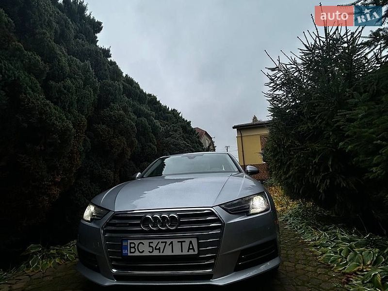 Седан Audi A4 2015 в Комарному