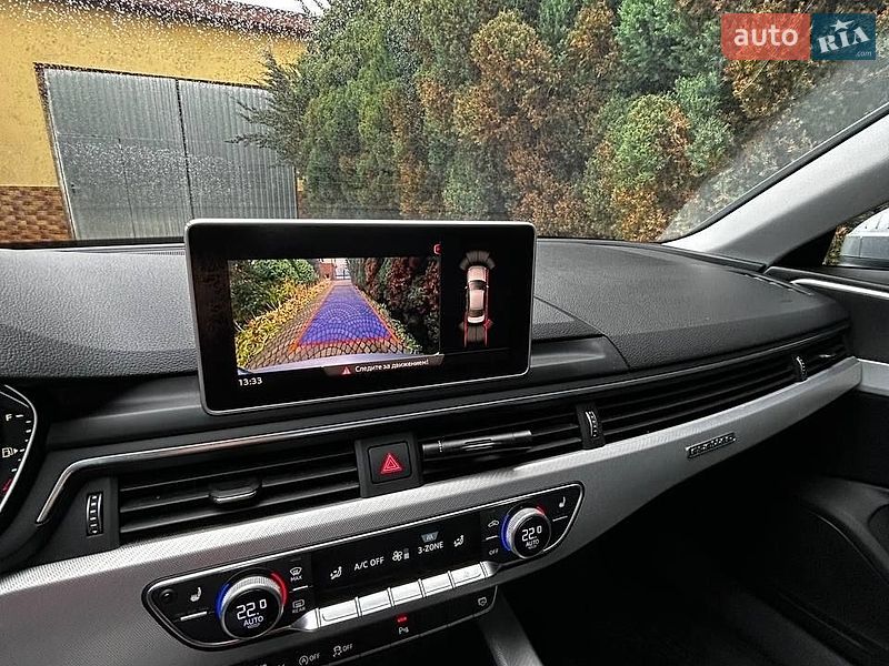 Седан Audi A4 2015 в Комарному