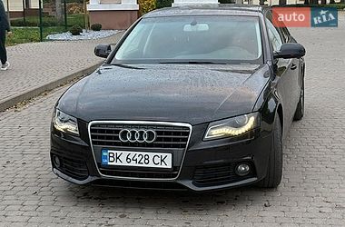Седан Audi A4 2011 в Остроге