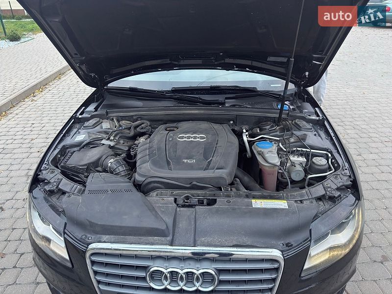 Седан Audi A4 2011 в Остроге