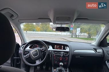 Седан Audi A4 2011 в Остроге