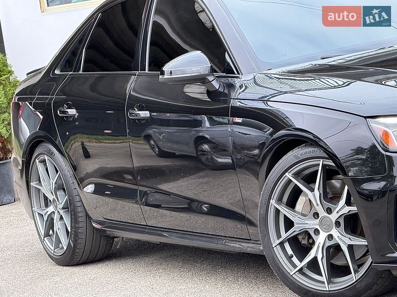 Седан Audi A4 2024 в Києві