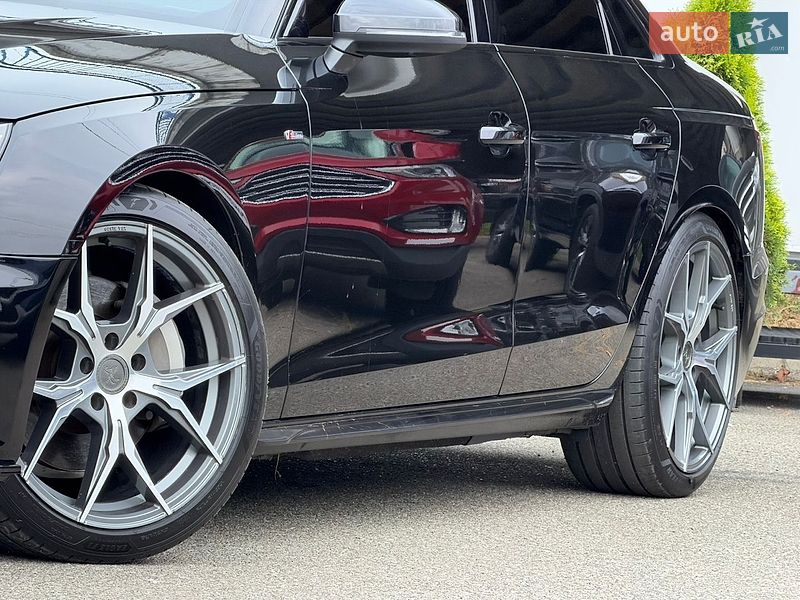 Седан Audi A4 2024 в Києві