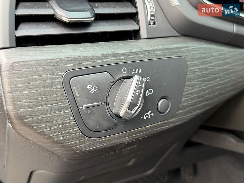 Седан Audi A4 2024 в Києві
