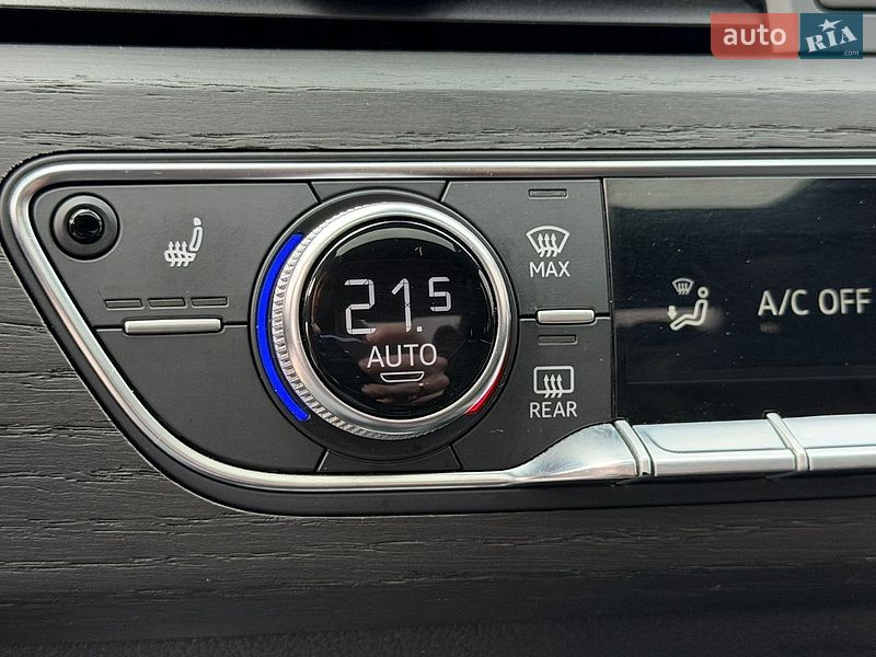 Седан Audi A4 2024 в Києві