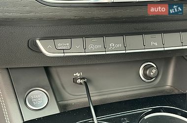 Седан Audi A4 2024 в Києві