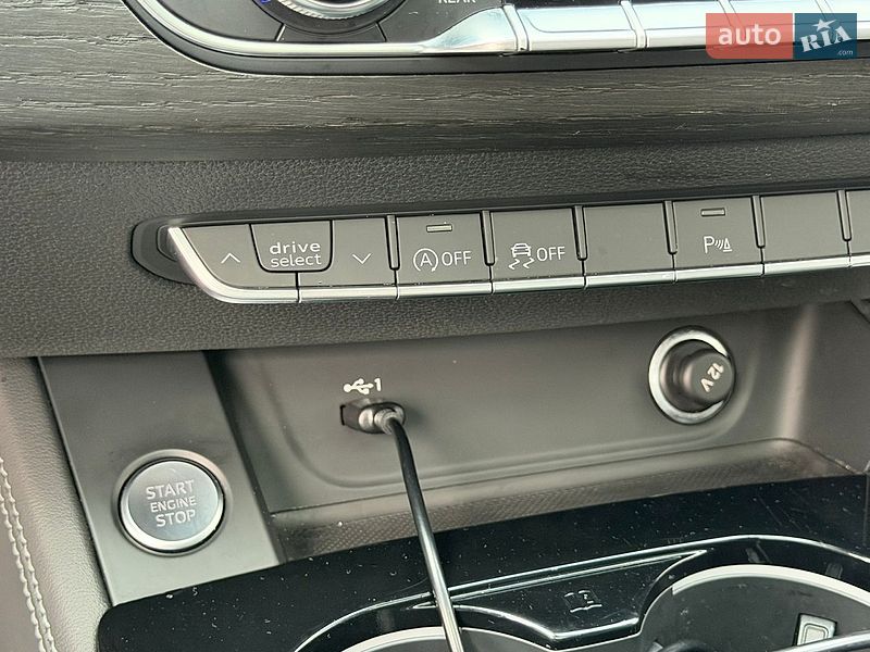 Седан Audi A4 2024 в Києві