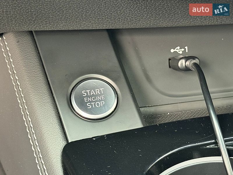 Седан Audi A4 2024 в Києві