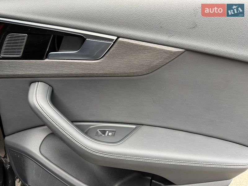 Седан Audi A4 2024 в Києві