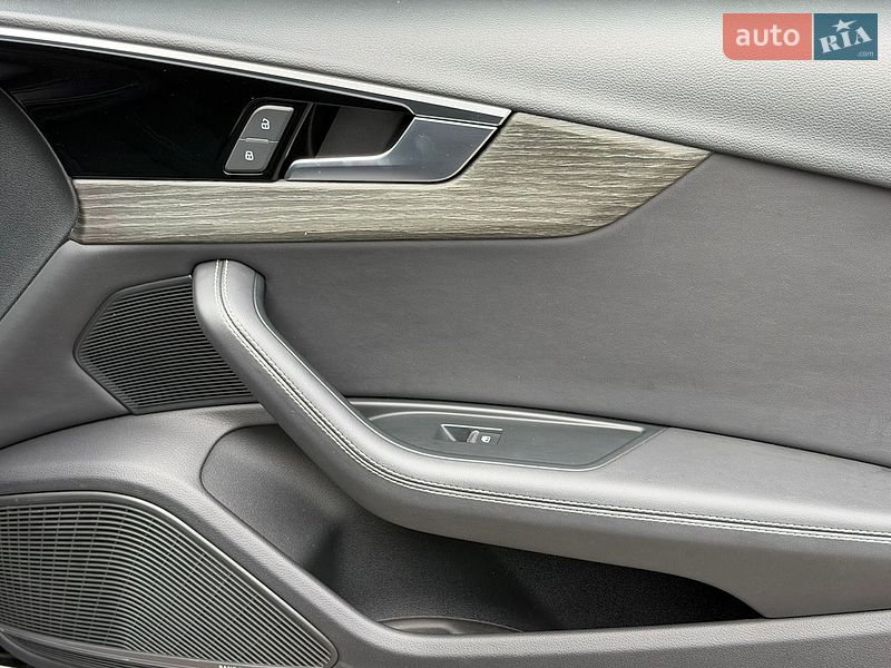 Седан Audi A4 2024 в Києві