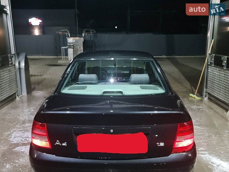 Седан Audi A4 1999 в Ужгороде