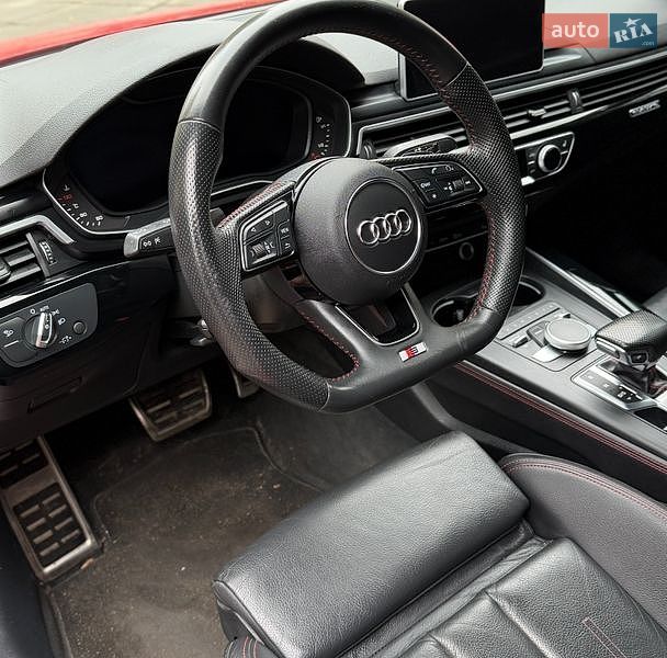 Седан Audi A4 2018 в Киеве