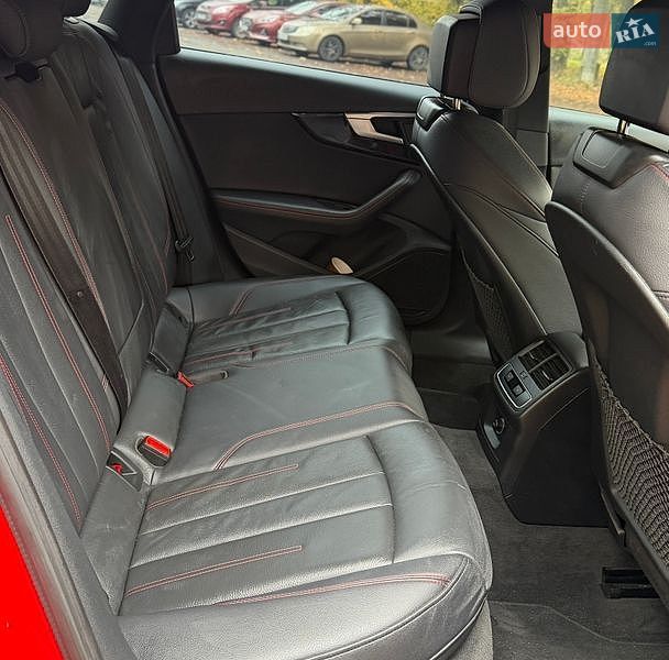 Седан Audi A4 2018 в Киеве