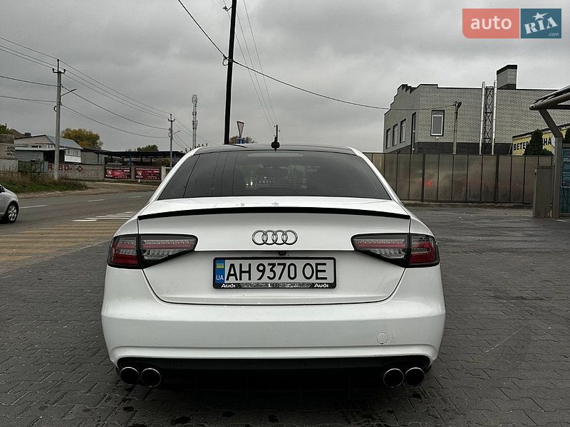 Седан Audi A4 2014 в Буче