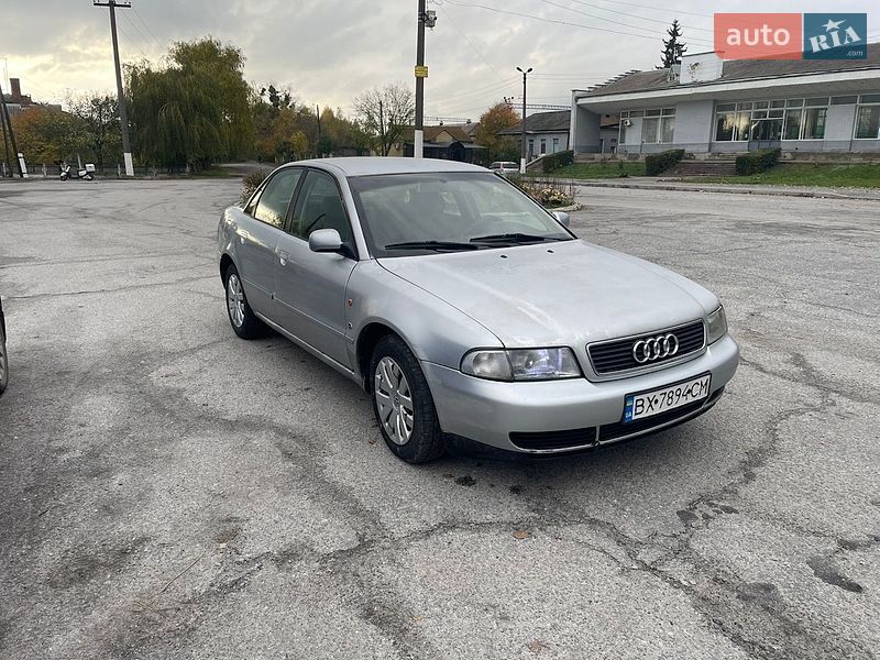 Седан Audi A4 1998 в Полонном