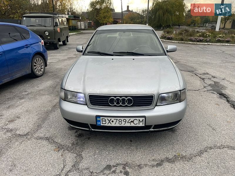 Седан Audi A4 1998 в Полонном