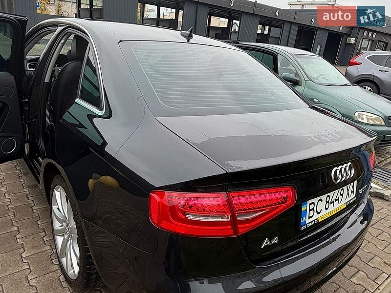 Седан Audi A4 2012 в Шептицькому