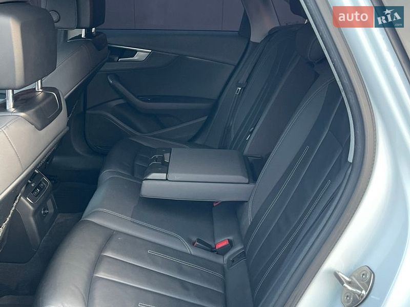 Седан Audi A4 2021 в Стрые