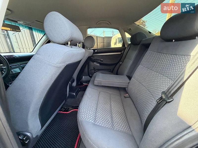 Седан Audi A4 1997 в Дрогобичі