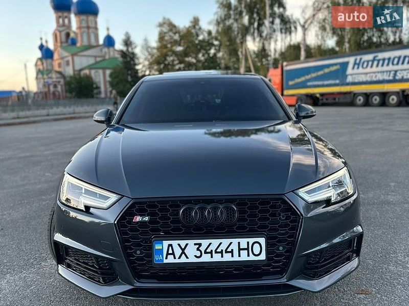Седан Audi A4 2015 в Первомайске