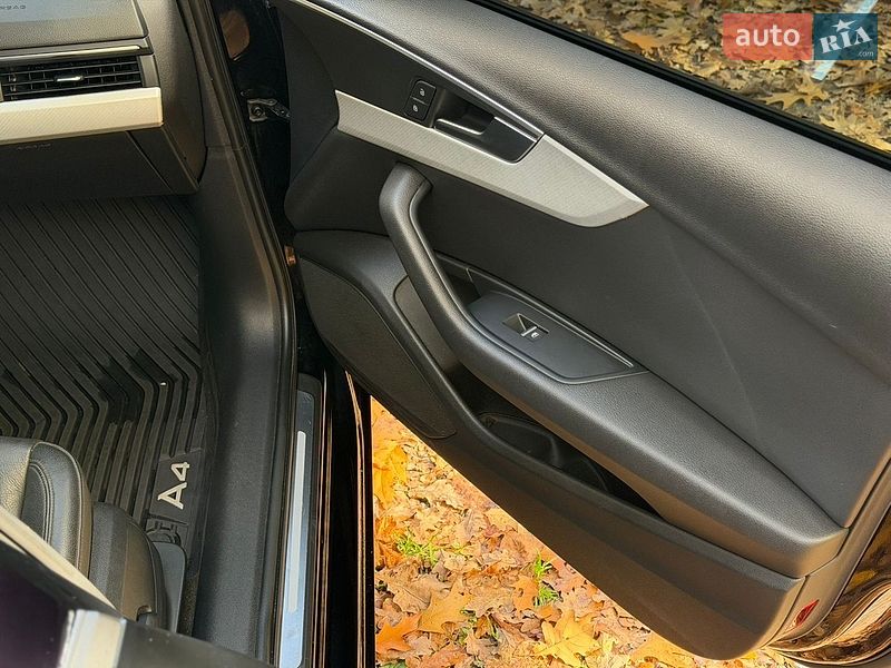 Седан Audi A4 2016 в Радивиліві