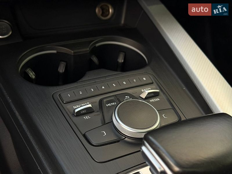 Седан Audi A4 2016 в Радивиліві