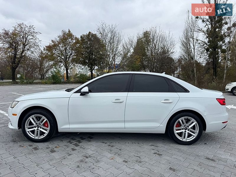 Седан Audi A4 2016 в Хмельницком