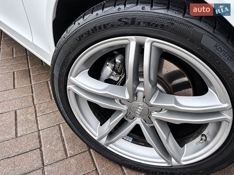 Универсал Audi A4 2014 в Киеве