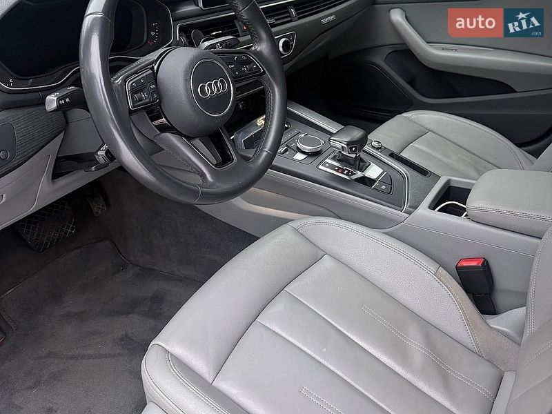 Седан Audi A4 2018 в Киеве