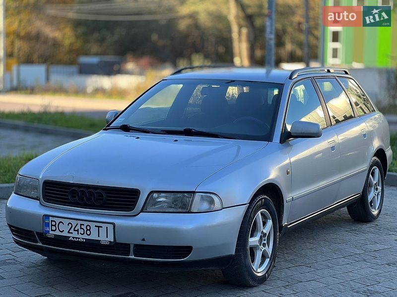 Универсал Audi A4 1997 в Новояворовске