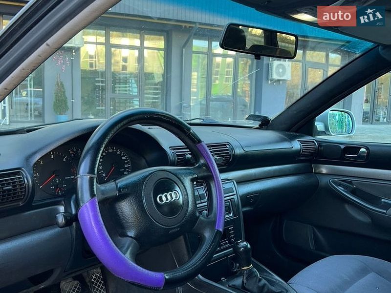 Универсал Audi A4 1997 в Новояворовске