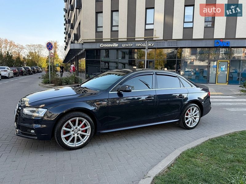 Седан Audi A4 2015 в Львове