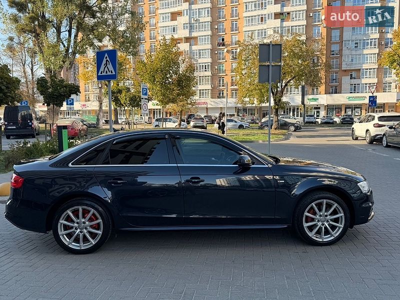Седан Audi A4 2015 в Львове