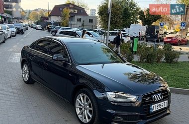 Седан Audi A4 2015 в Львове