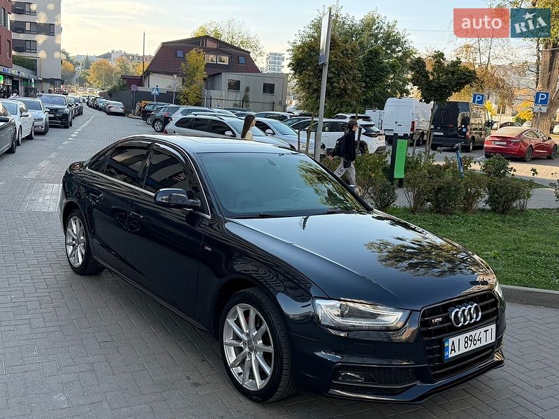 Седан Audi A4 2015 в Львове