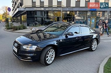 Седан Audi A4 2015 в Львове