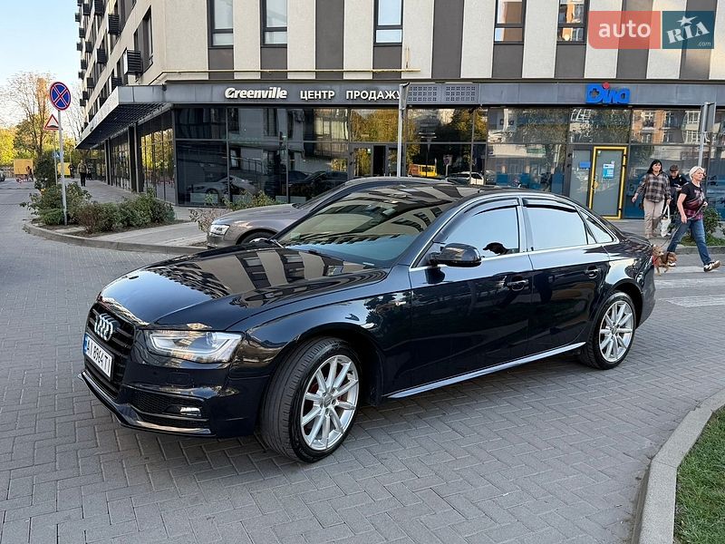 Седан Audi A4 2015 в Львове