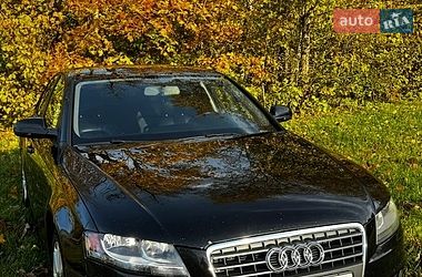 Седан Audi A4 2011 в Кривом Роге