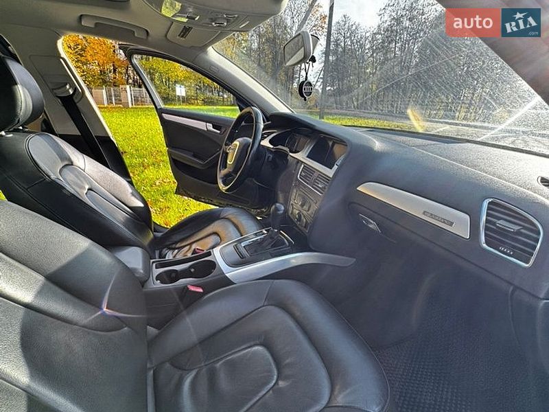 Седан Audi A4 2011 в Кривом Роге