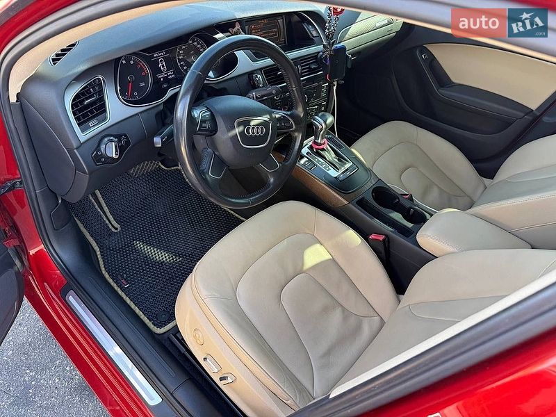 Седан Audi A4 2013 в Каменском